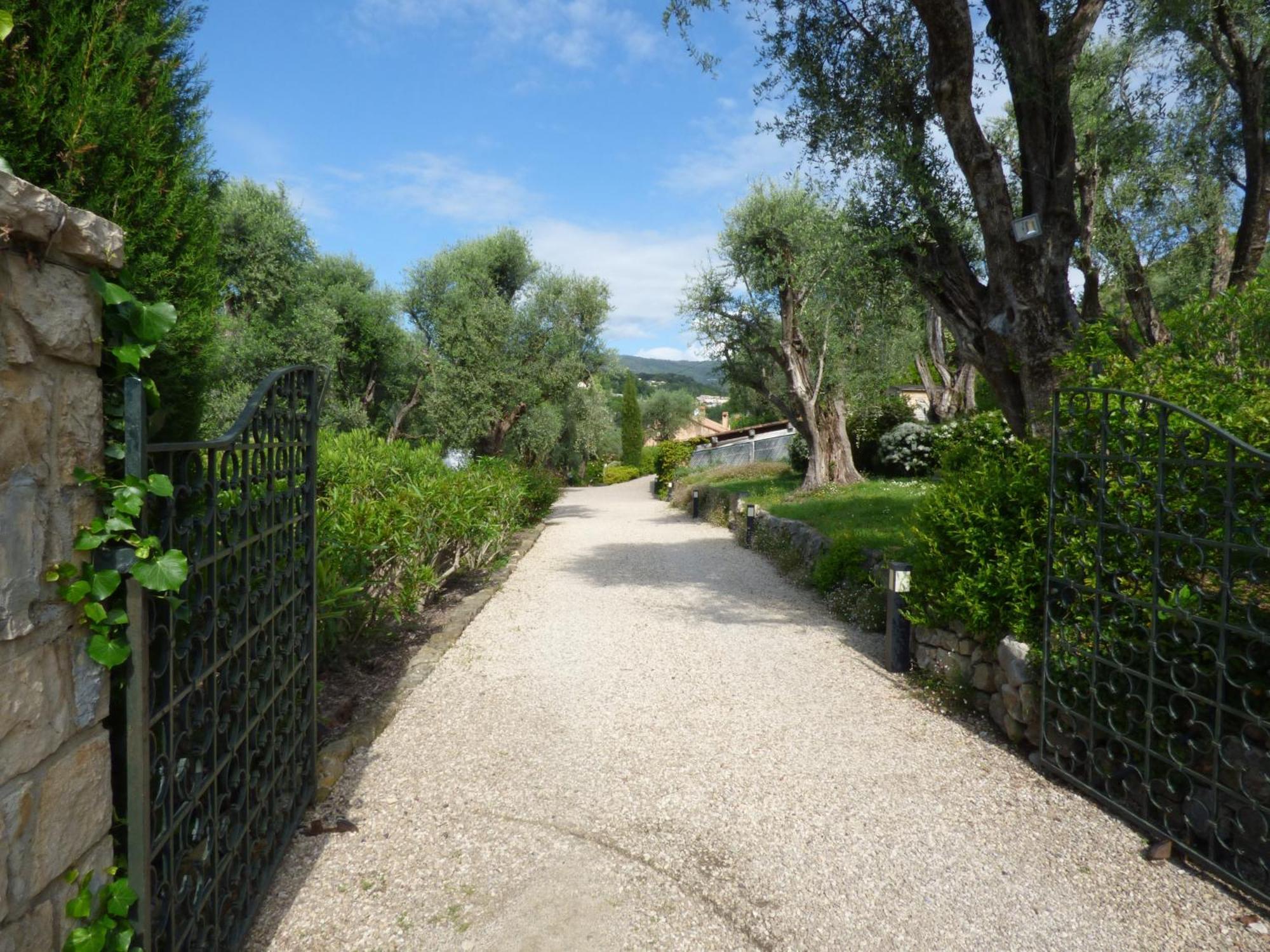 Apartment Cezanne With Heated Pool And Private Garden Chateauneuf-Grasse Eksteriør billede